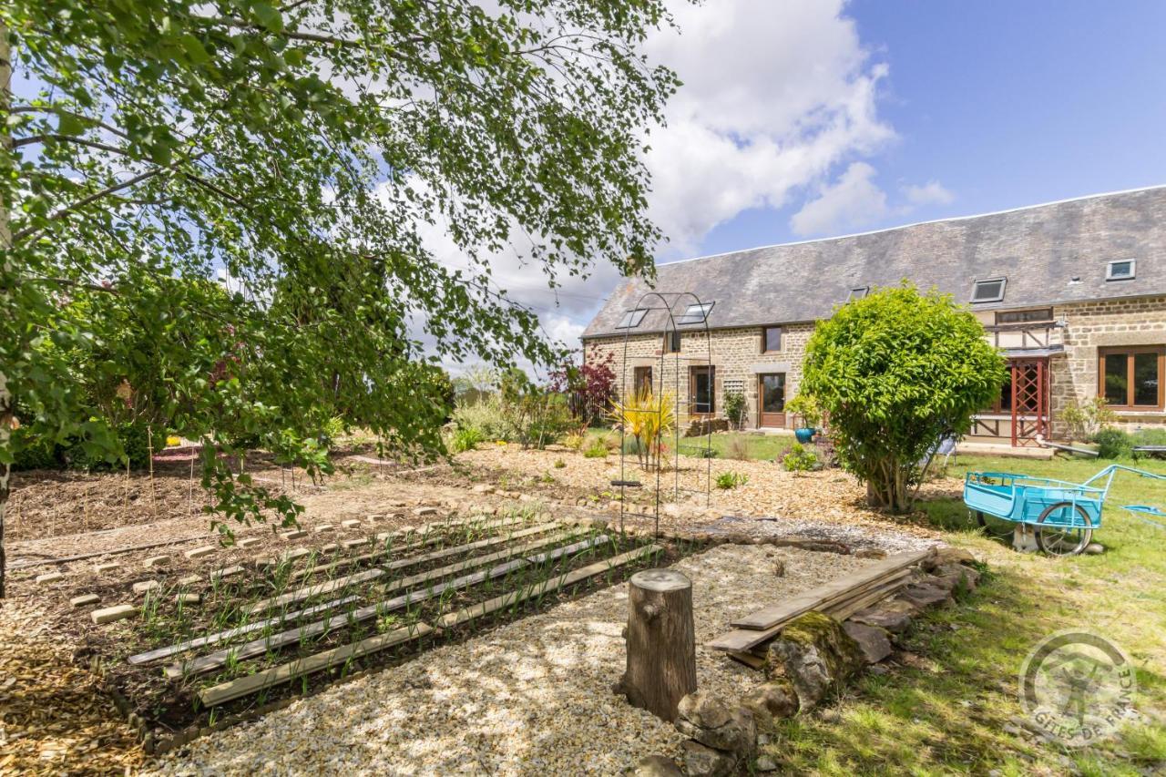 Le Jardin Des Fees Panzió Savigny-le-Vieux Kültér fotó