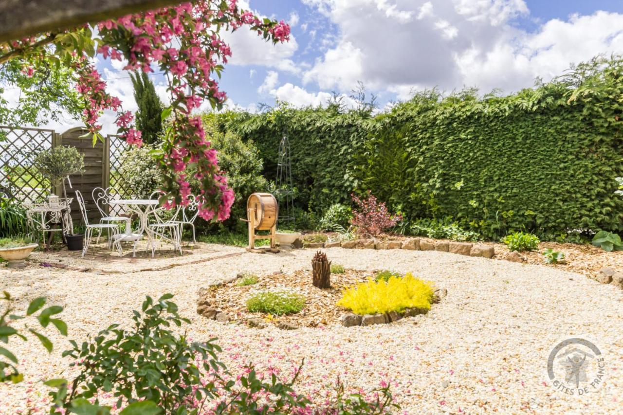Le Jardin Des Fees Panzió Savigny-le-Vieux Kültér fotó